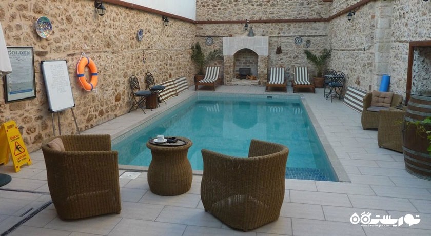 نمای کلی استخر روباز هتل